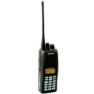 806-870 MHz, 512 Canales, 3 W, Menú de funciones, botón de pánico, SOLO RADIO, REQUIERE ACCESORIOS