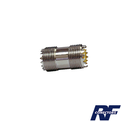 [RFU-536] Adaptador Barril en Línea, de Conector UHF Hembra (SO-239) a UHF Hembra (SO-239), Niquel/ Plata/ Dap.