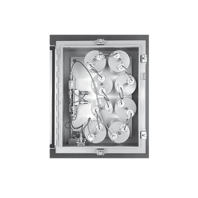 Amplificador Punta de Torre / 300-400 MHz, 8 Cav. de 4 Diam, 4 MHz Ancho-Banda, 15 dB, 13.8 Vcc. N Hembras.