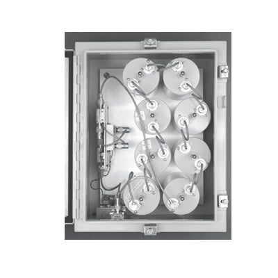 Amplificador Punta de Torre / 806-960 MHz, 8 Cav. de 4 Diam, 5 MHz Ancho-Banda, 15 dB, 13.8 Vcc, N Hembras.