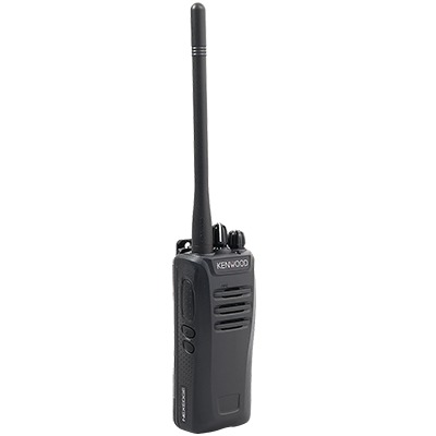 [NX-240-K] 136-174 MHz, 5 W, 32 Canales, NXDN-Analógico, GPS, Encriptación, Roaming multi-sitio, Incluye Batería, Antena, cargador y clip.