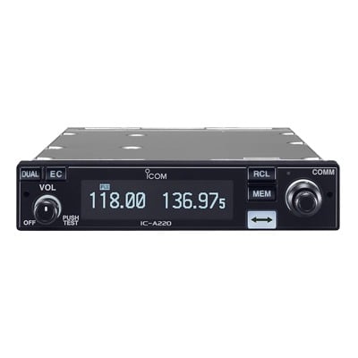 [IC-A220] Radio móvil aéreo en rango de frecuencia: 118.000-136.975 MHz, cuenta con 20 canales regulares y 50 canales de memoria.