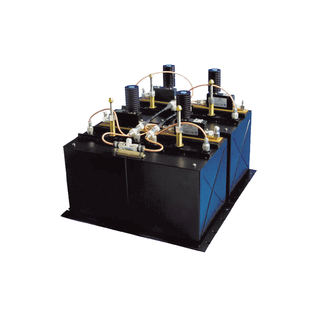 Combinador dB SPECTRA, en Panel para Rack 19, 380-400 MHz,3 Canales, 100 kHz de Sep. 150 Watt, N Hembras.