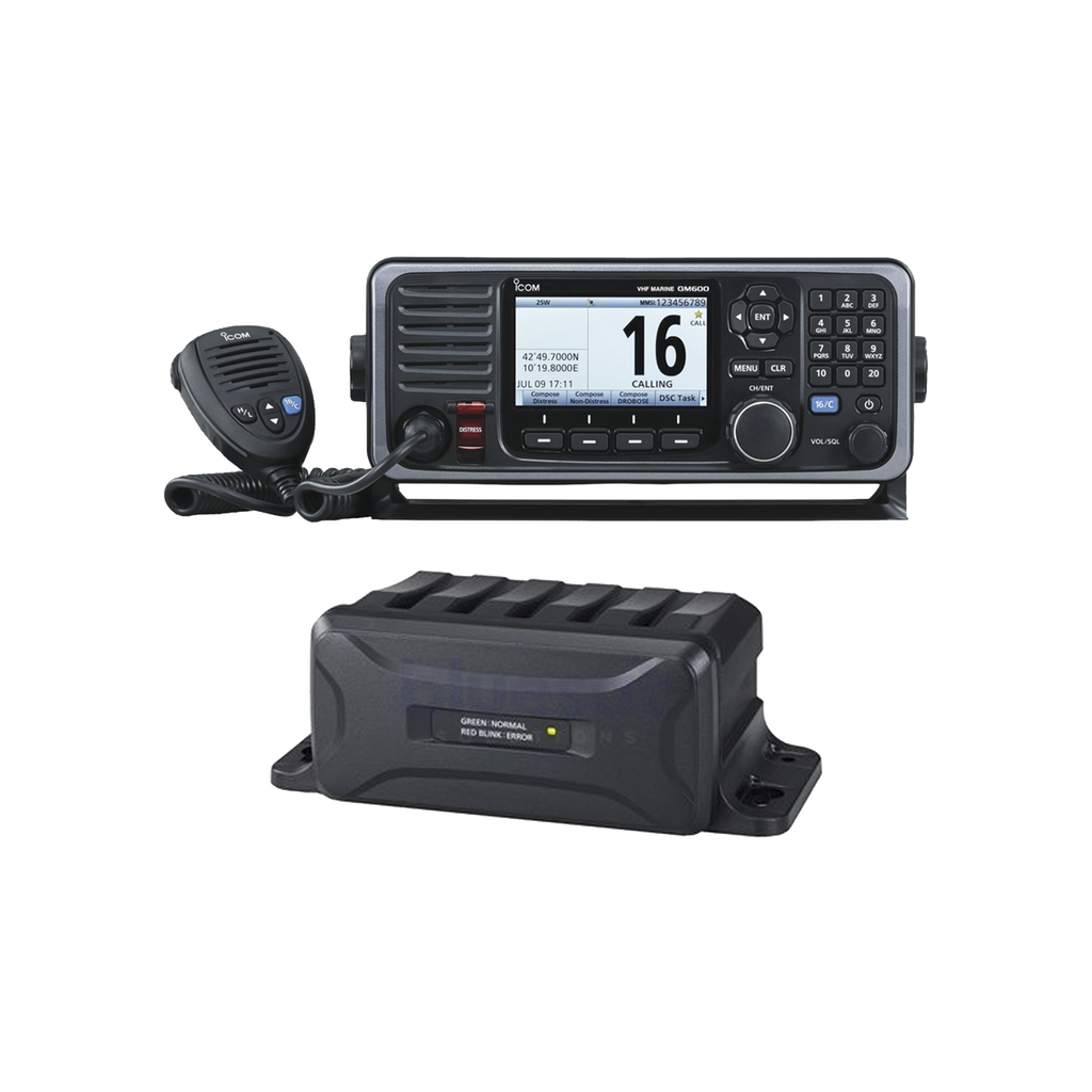 Radio Móvil Marino en banda de VHF, Rx: 156.025-162.000, Tx: 156.025-161.600 MHz, cumple con GMDSS bajo el requerimiento de SOLAS, pantalla de 4.3 pulgadas. Incluye micrófono, kit de montaje y convertidor de 12VD